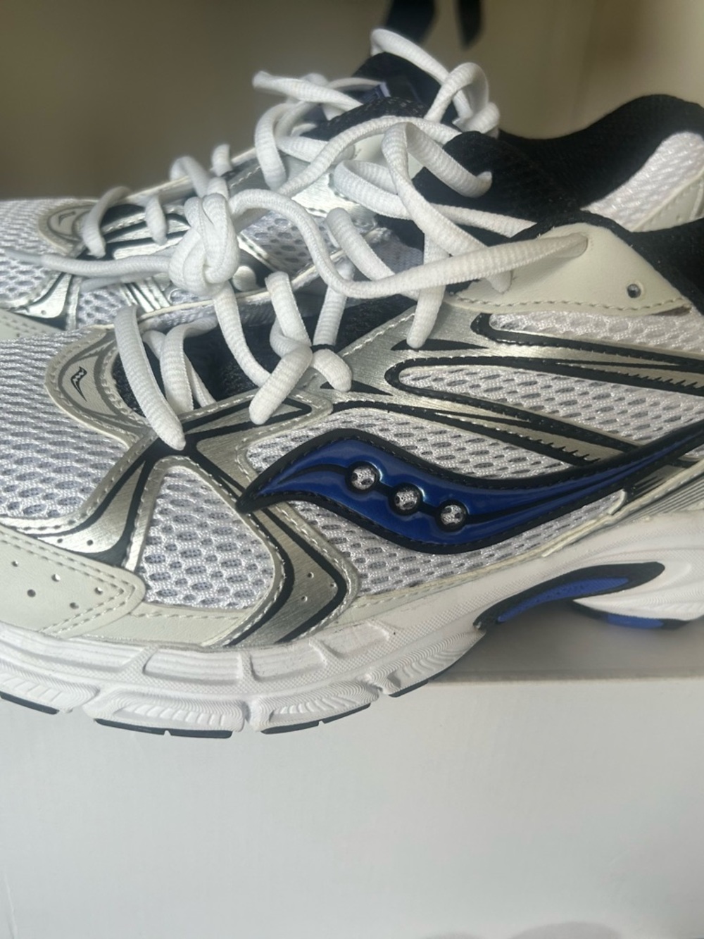 Saucony Men's White, Black & Blue Athletic Running Sneakers